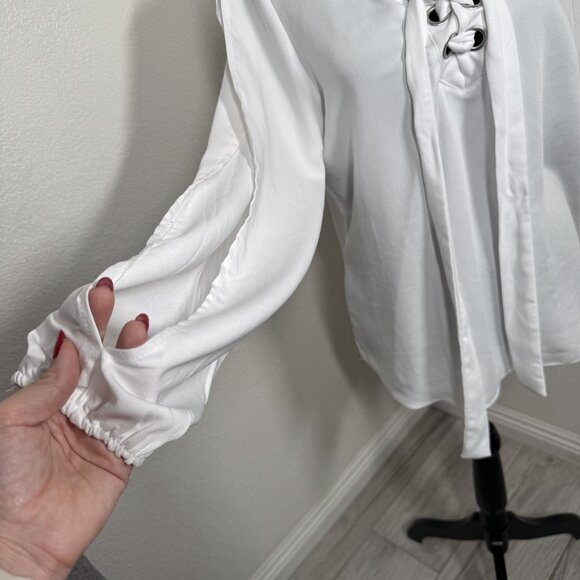 Xoxo White Long Sleeve Blouse With Front Tie & Slit Sleeves Medium‎ - Picture 2 of 8
